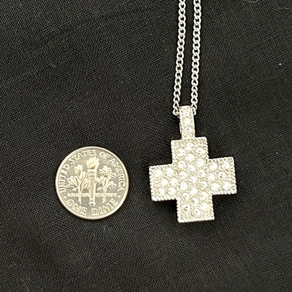 Necklace~Rhinestone Cross / VB